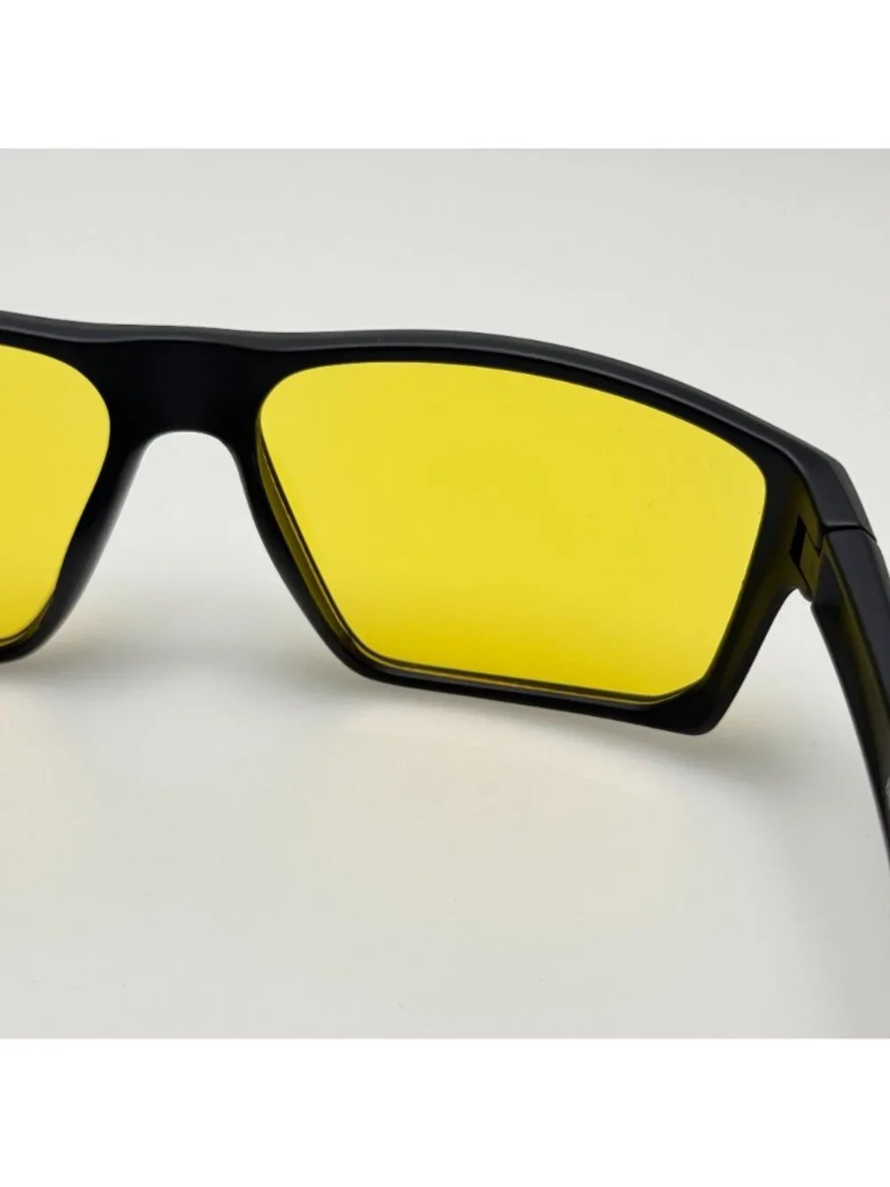 Titan Sunglasses Game On DK107 Blue Light 57-17-136